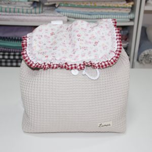 Mochila LEIRE Combinación de waffle en arena, estampado floral y volante vichy.